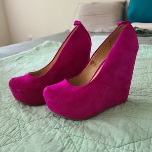 Aldo Fuschia Suede Wedge 6 (36)